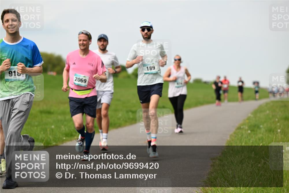 10.05.2026 - 8. Wedeler Halbmarathon Dr. Thomas Lammeyer http://msf.ph/oto/9699420 10.05.2026 11:37:07 Laufen 918, 2069, 189 meine-sportfotos.de