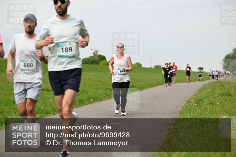10.05.2026 - 8. Wedeler Halbmarathon Dr. Thomas Lammeyer http://msf.ph/oto/9699428 10.05.2026 11:37:09 Laufen 660, 189 meine-sportfotos.de