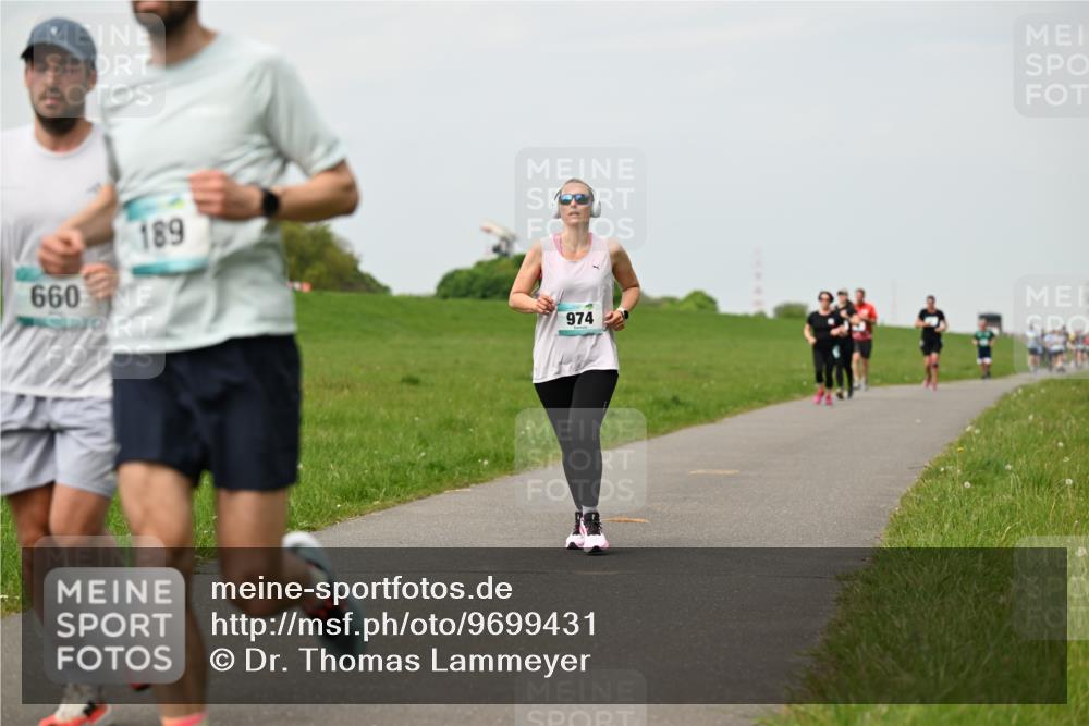 10.05.2026 - 8. Wedeler Halbmarathon Dr. Thomas Lammeyer http://msf.ph/oto/9699431 10.05.2026 11:37:09 Laufen 660, 189, 974 meine-sportfotos.de