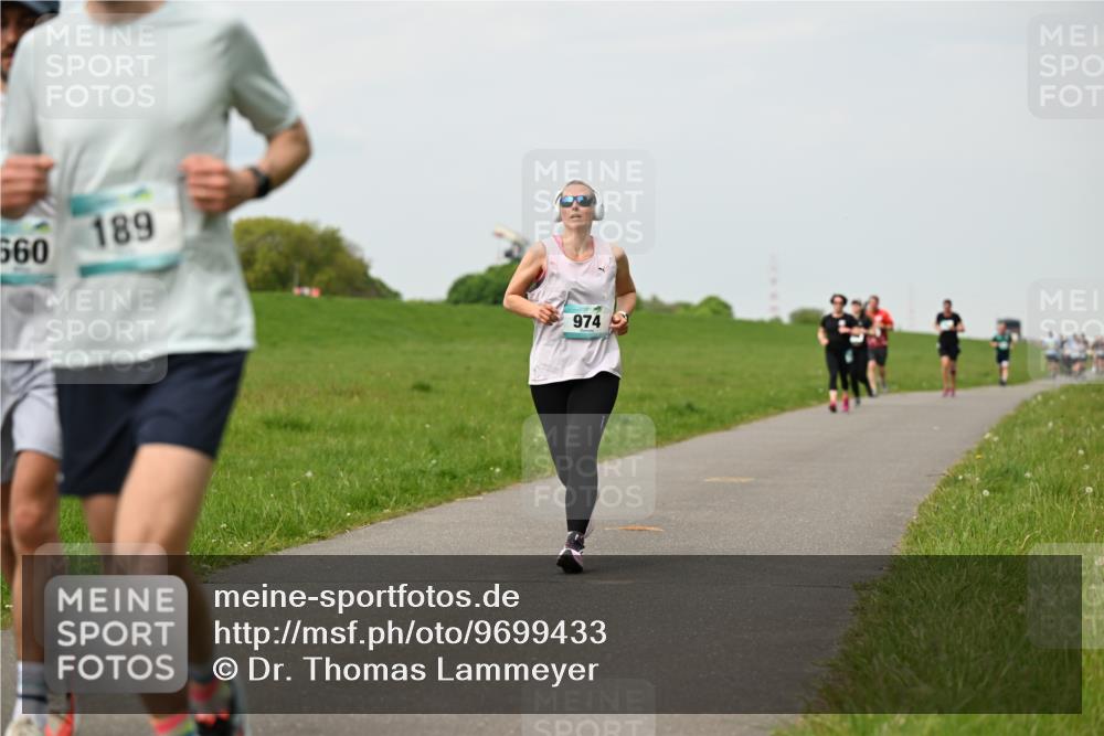 10.05.2026 - 8. Wedeler Halbmarathon Dr. Thomas Lammeyer http://msf.ph/oto/9699433 10.05.2026 11:37:09 Laufen 560, 189, 974 meine-sportfotos.de