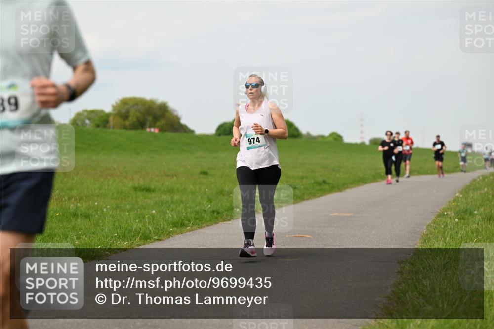 10.05.2026 - 8. Wedeler Halbmarathon Dr. Thomas Lammeyer http://msf.ph/oto/9699435 10.05.2026 11:37:10 Laufen 974 meine-sportfotos.de