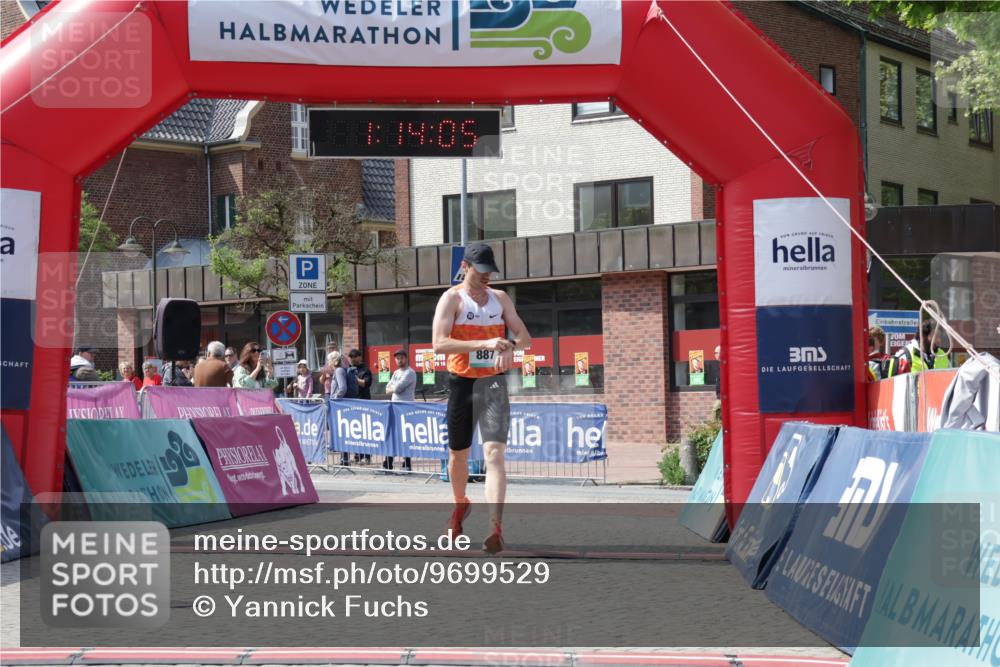 10.05.2026 - 8. Wedeler Halbmarathon Yannick Fuchs http://msf.ph/oto/9699529 10.05.2026 11:14:05 Ziel 887 meine-sportfotos.de