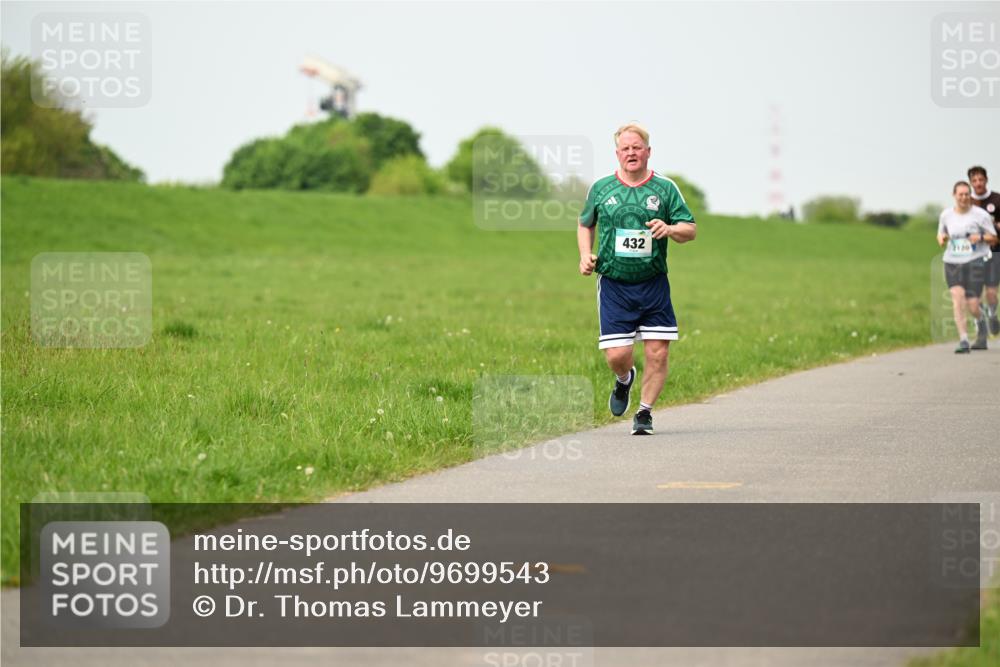 10.05.2026 - 8. Wedeler Halbmarathon Dr. Thomas Lammeyer http://msf.ph/oto/9699543 10.05.2026 11:37:31 Laufen 2120, 432 meine-sportfotos.de