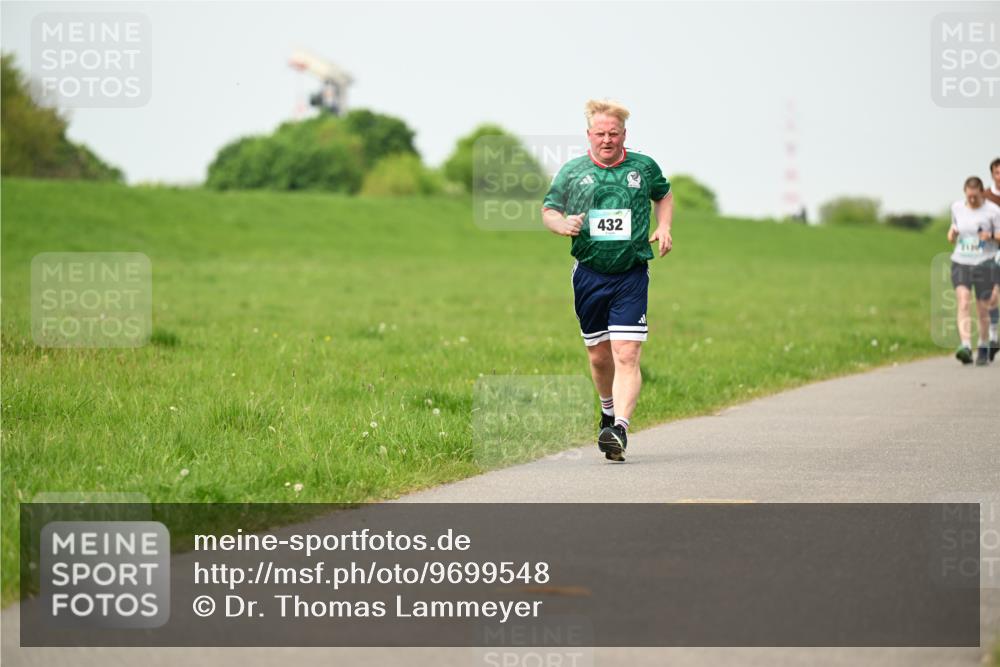10.05.2026 - 8. Wedeler Halbmarathon Dr. Thomas Lammeyer http://msf.ph/oto/9699548 10.05.2026 11:37:31 Laufen 432 meine-sportfotos.de