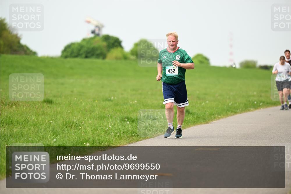 10.05.2026 - 8. Wedeler Halbmarathon Dr. Thomas Lammeyer http://msf.ph/oto/9699550 10.05.2026 11:37:32 Laufen 432 meine-sportfotos.de