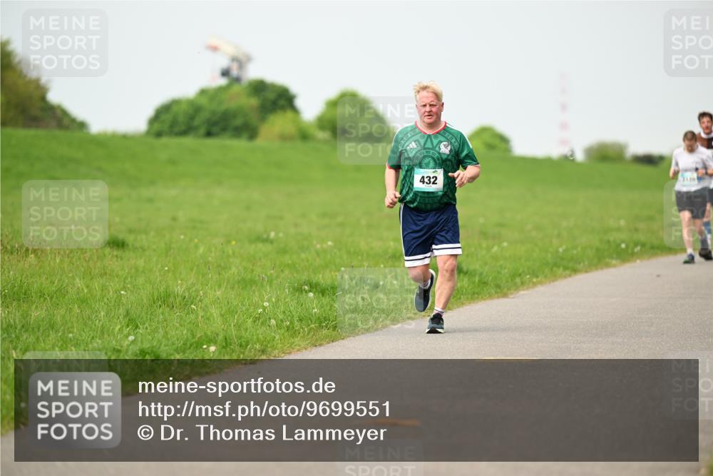 10.05.2026 - 8. Wedeler Halbmarathon Dr. Thomas Lammeyer http://msf.ph/oto/9699551 10.05.2026 11:37:31 Laufen 432 meine-sportfotos.de