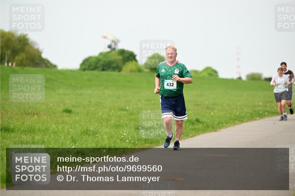 10.05.2026 - 8. Wedeler Halbmarathon Dr. Thomas Lammeyer http://msf.ph/oto/9699560 10.05.2026 11:37:32 Laufen 432, 2120 meine-sportfotos.de