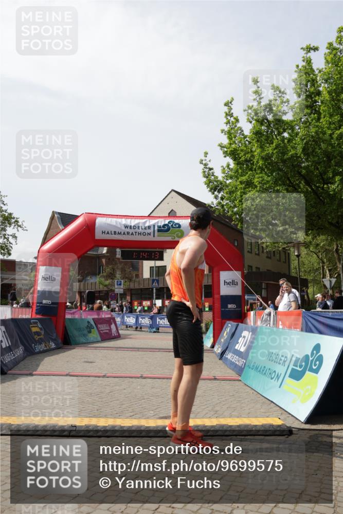 10.05.2026 - 8. Wedeler Halbmarathon Yannick Fuchs http://msf.ph/oto/9699575 10.05.2026 11:14:12 Ziel  meine-sportfotos.de