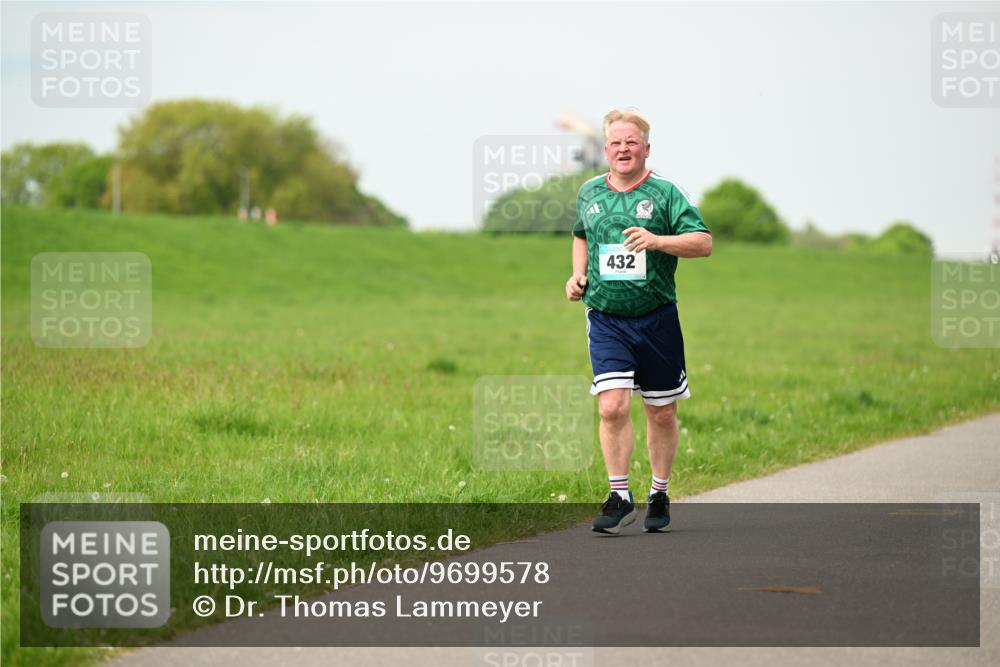 10.05.2026 - 8. Wedeler Halbmarathon Dr. Thomas Lammeyer http://msf.ph/oto/9699578 10.05.2026 11:37:34 Laufen 432 meine-sportfotos.de