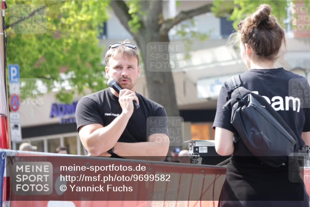 10.05.2026 - 8. Wedeler Halbmarathon Yannick Fuchs http://msf.ph/oto/9699582 10.05.2026 11:14:37 Ziel  meine-sportfotos.de
