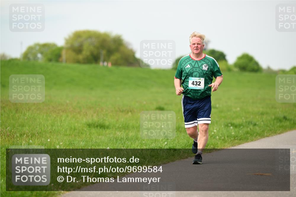 10.05.2026 - 8. Wedeler Halbmarathon Dr. Thomas Lammeyer http://msf.ph/oto/9699584 10.05.2026 11:37:34 Laufen 432 meine-sportfotos.de