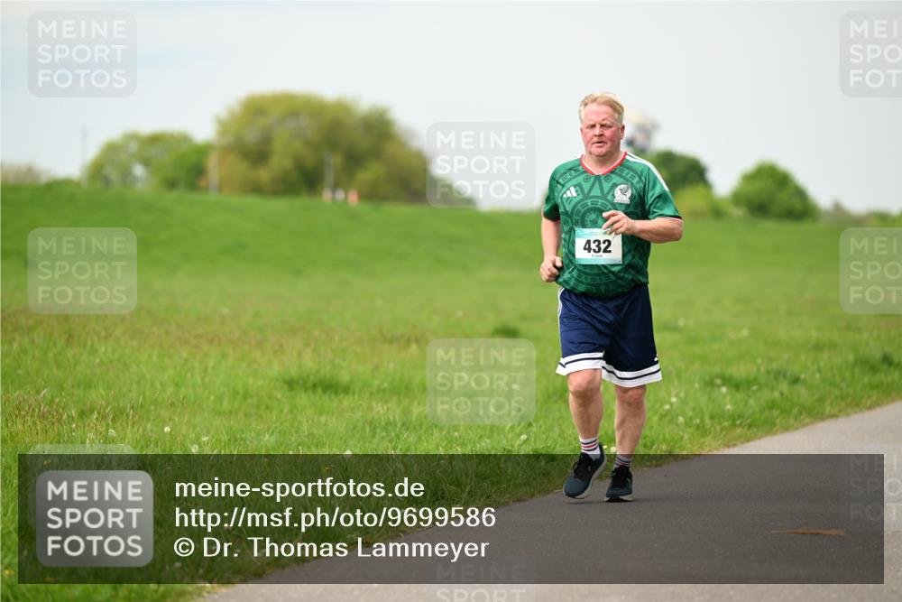 10.05.2026 - 8. Wedeler Halbmarathon Dr. Thomas Lammeyer http://msf.ph/oto/9699586 10.05.2026 11:37:34 Laufen 432 meine-sportfotos.de