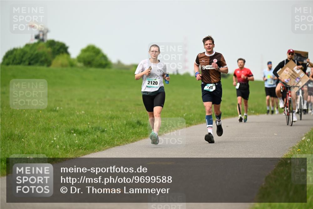 10.05.2026 - 8. Wedeler Halbmarathon Dr. Thomas Lammeyer http://msf.ph/oto/9699588 10.05.2026 11:37:37 Laufen 2120, 725 meine-sportfotos.de
