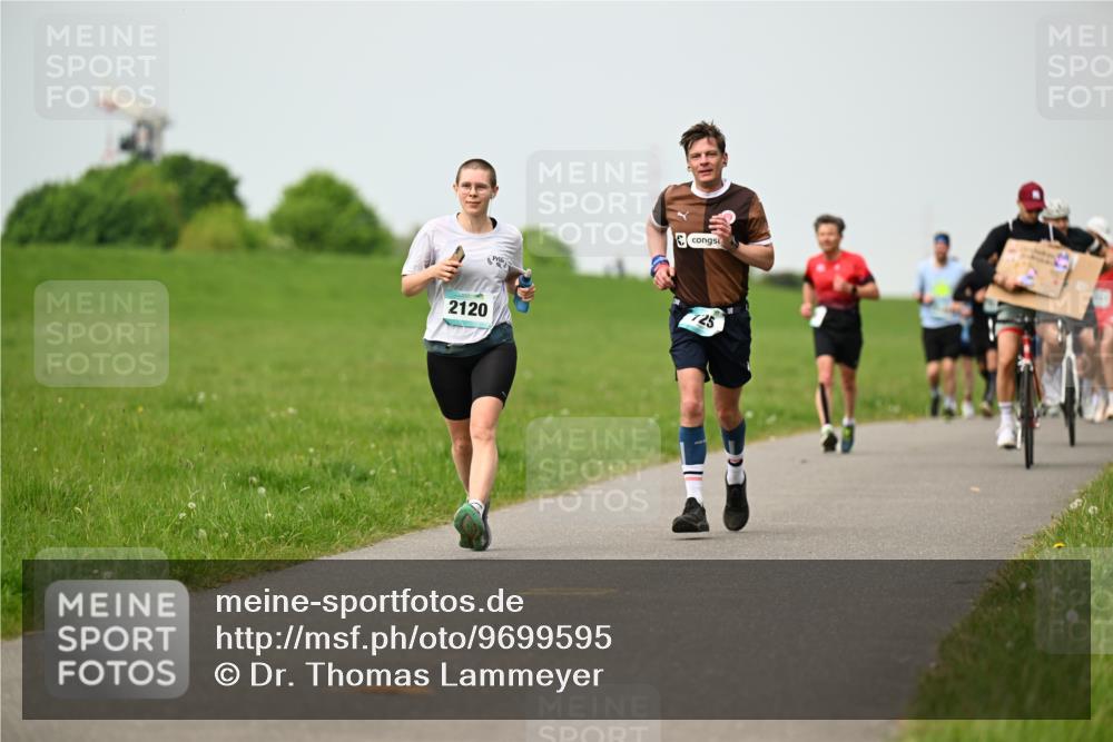 10.05.2026 - 8. Wedeler Halbmarathon Dr. Thomas Lammeyer http://msf.ph/oto/9699595 10.05.2026 11:37:38 Laufen 2120 meine-sportfotos.de