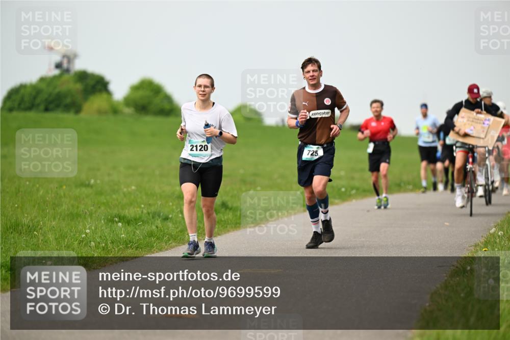 10.05.2026 - 8. Wedeler Halbmarathon Dr. Thomas Lammeyer http://msf.ph/oto/9699599 10.05.2026 11:37:38 Laufen 2120, 725 meine-sportfotos.de