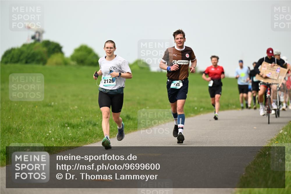 10.05.2026 - 8. Wedeler Halbmarathon Dr. Thomas Lammeyer http://msf.ph/oto/9699600 10.05.2026 11:37:38 Laufen 2126, 725 meine-sportfotos.de