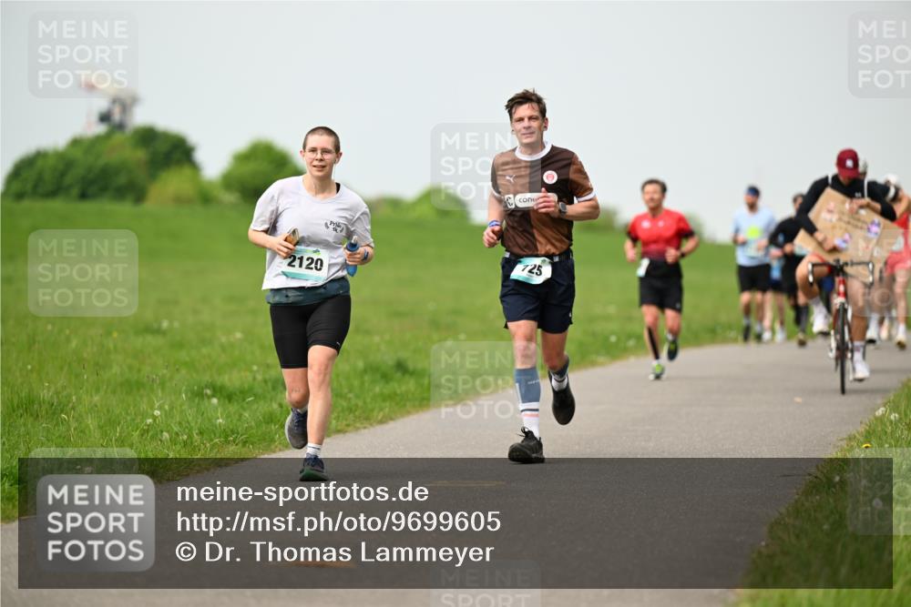 10.05.2026 - 8. Wedeler Halbmarathon Dr. Thomas Lammeyer http://msf.ph/oto/9699605 10.05.2026 11:37:39 Laufen 2120, 725 meine-sportfotos.de