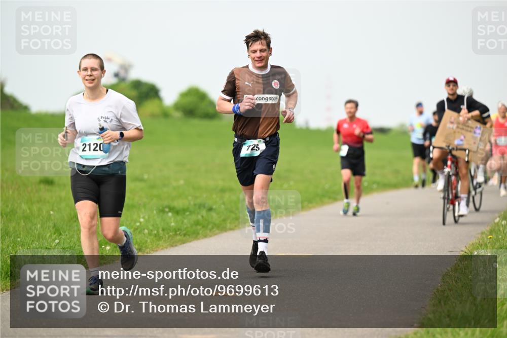 10.05.2026 - 8. Wedeler Halbmarathon Dr. Thomas Lammeyer http://msf.ph/oto/9699613 10.05.2026 11:37:40 Laufen 2120, 725 meine-sportfotos.de