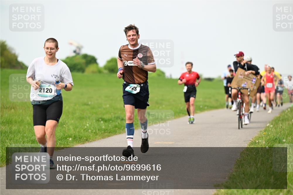 10.05.2026 - 8. Wedeler Halbmarathon Dr. Thomas Lammeyer http://msf.ph/oto/9699616 10.05.2026 11:37:41 Laufen 2120, 725 meine-sportfotos.de