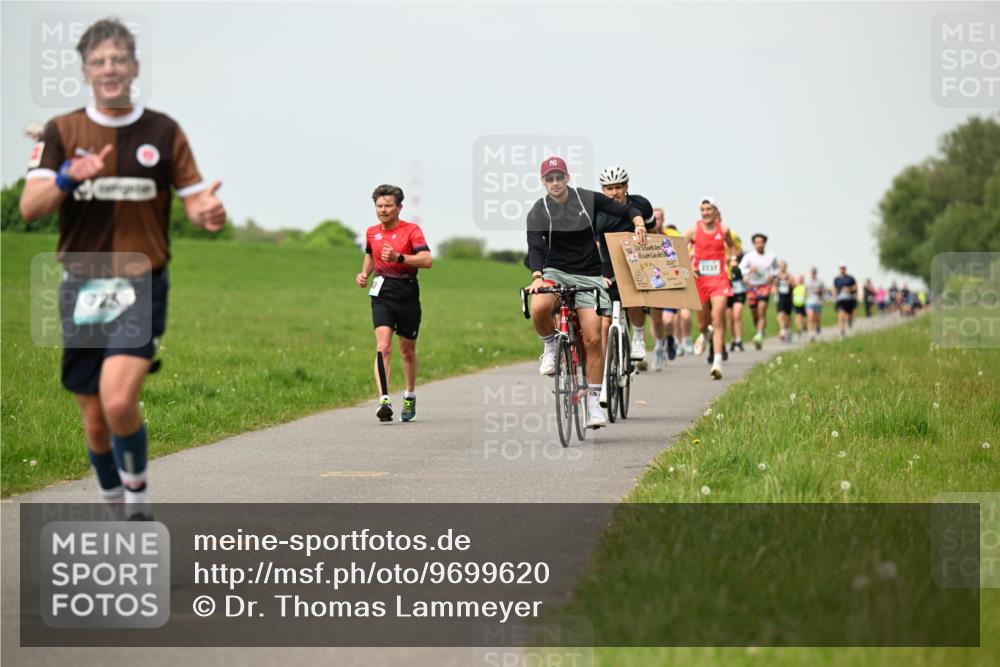 10.05.2026 - 8. Wedeler Halbmarathon Dr. Thomas Lammeyer http://msf.ph/oto/9699620 10.05.2026 11:37:42 Laufen 2237 meine-sportfotos.de