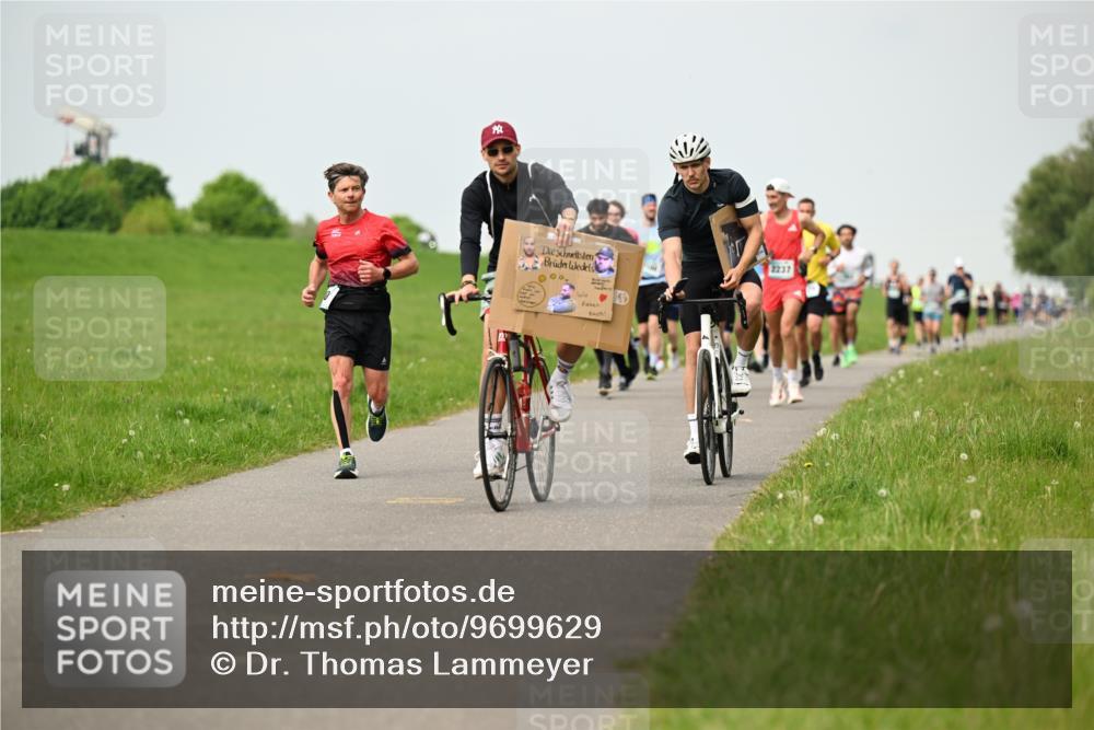 10.05.2026 - 8. Wedeler Halbmarathon Dr. Thomas Lammeyer http://msf.ph/oto/9699629 10.05.2026 11:37:43 Laufen 2237 meine-sportfotos.de