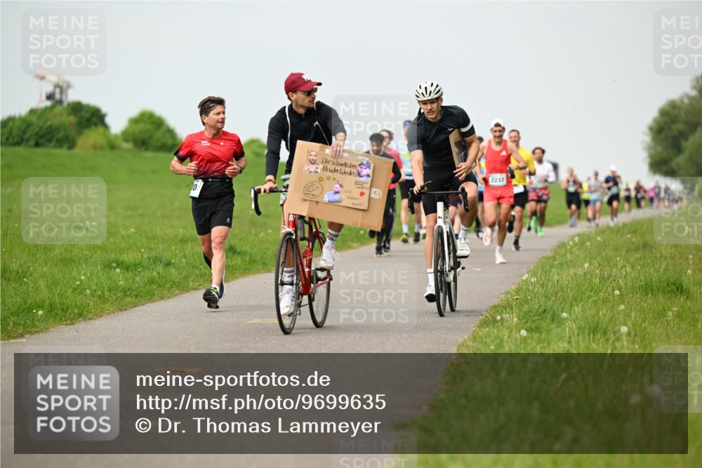 10.05.2026 - 8. Wedeler Halbmarathon Dr. Thomas Lammeyer http://msf.ph/oto/9699635 10.05.2026 11:37:43 Laufen 000, 149, 2237 meine-sportfotos.de