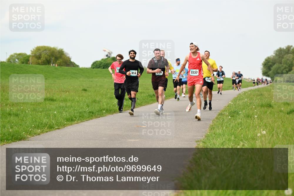 10.05.2026 - 8. Wedeler Halbmarathon Dr. Thomas Lammeyer http://msf.ph/oto/9699649 10.05.2026 11:37:49 Laufen 914, 719, 2237, 370 meine-sportfotos.de