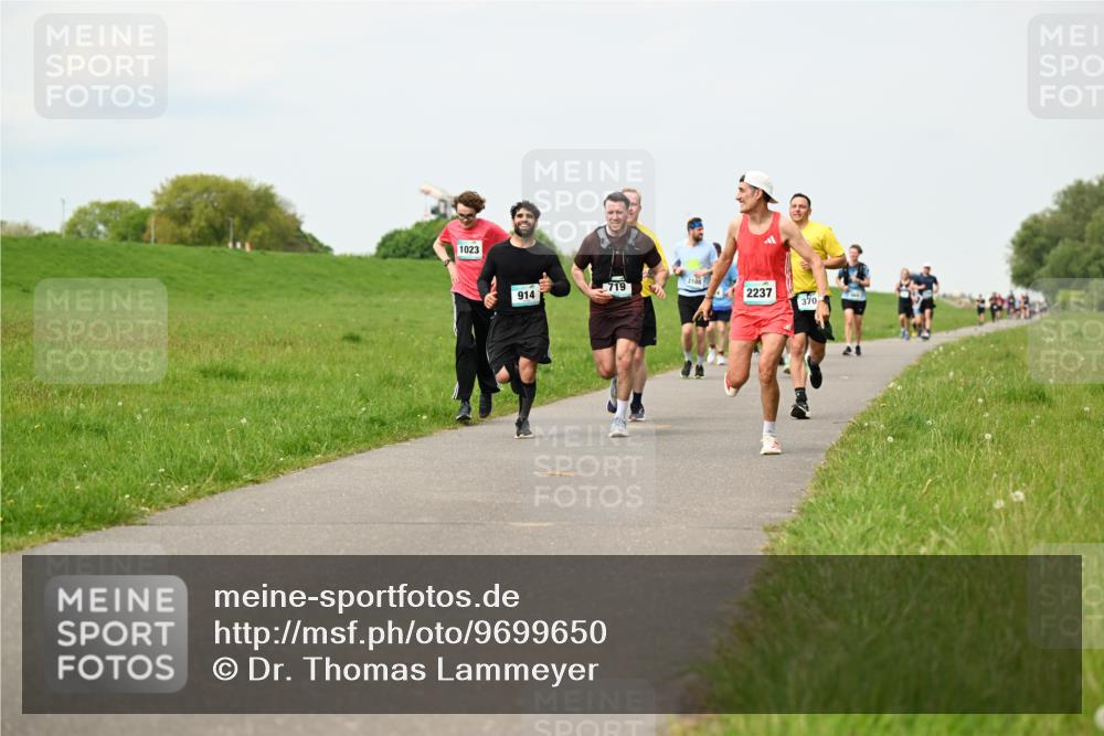 10.05.2026 - 8. Wedeler Halbmarathon Dr. Thomas Lammeyer http://msf.ph/oto/9699650 10.05.2026 11:37:49 Laufen 1023, 719, 914, 2237, 370 meine-sportfotos.de