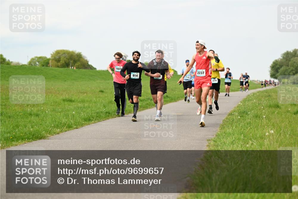 10.05.2026 - 8. Wedeler Halbmarathon Dr. Thomas Lammeyer http://msf.ph/oto/9699657 10.05.2026 11:37:50 Laufen 1023, 914, 2108, 2237, 370 meine-sportfotos.de