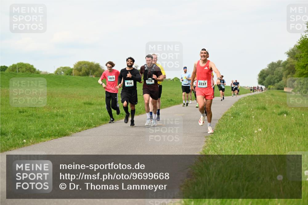 10.05.2026 - 8. Wedeler Halbmarathon Dr. Thomas Lammeyer http://msf.ph/oto/9699668 10.05.2026 11:37:51 Laufen 1023, 719, 914, 2237 meine-sportfotos.de
