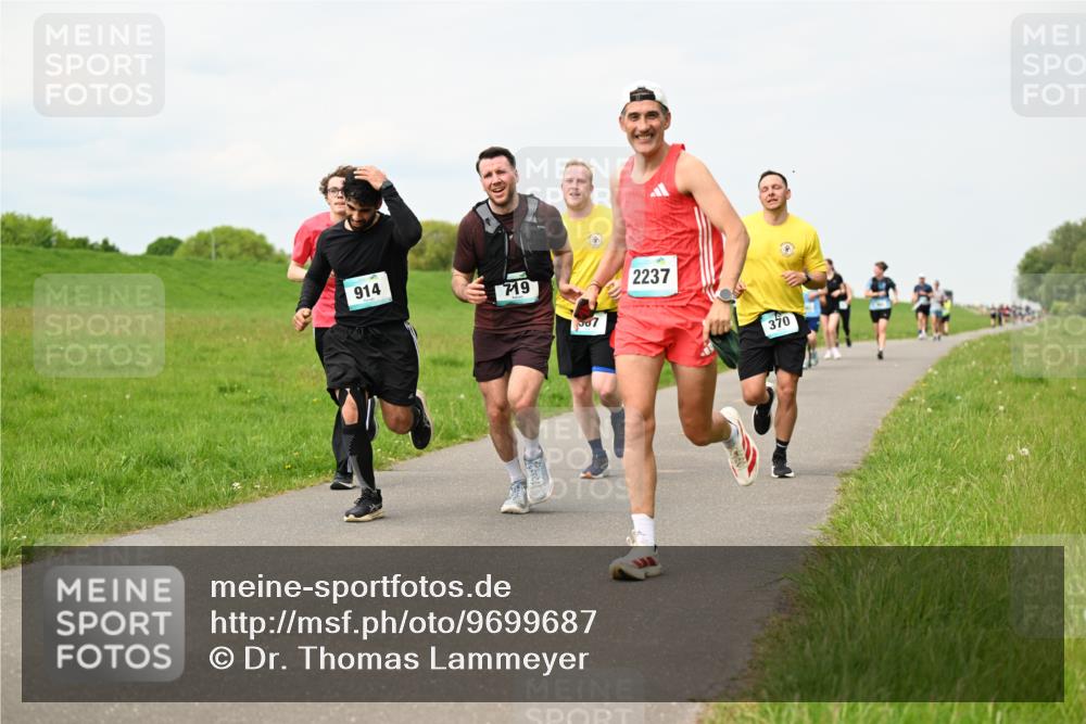 10.05.2026 - 8. Wedeler Halbmarathon Dr. Thomas Lammeyer http://msf.ph/oto/9699687 10.05.2026 11:37:53 Laufen 914, 719, 2237, 370 meine-sportfotos.de