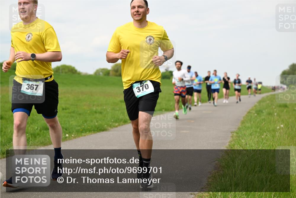 10.05.2026 - 8. Wedeler Halbmarathon Dr. Thomas Lammeyer http://msf.ph/oto/9699701 10.05.2026 11:37:55 Laufen 367, 370 meine-sportfotos.de