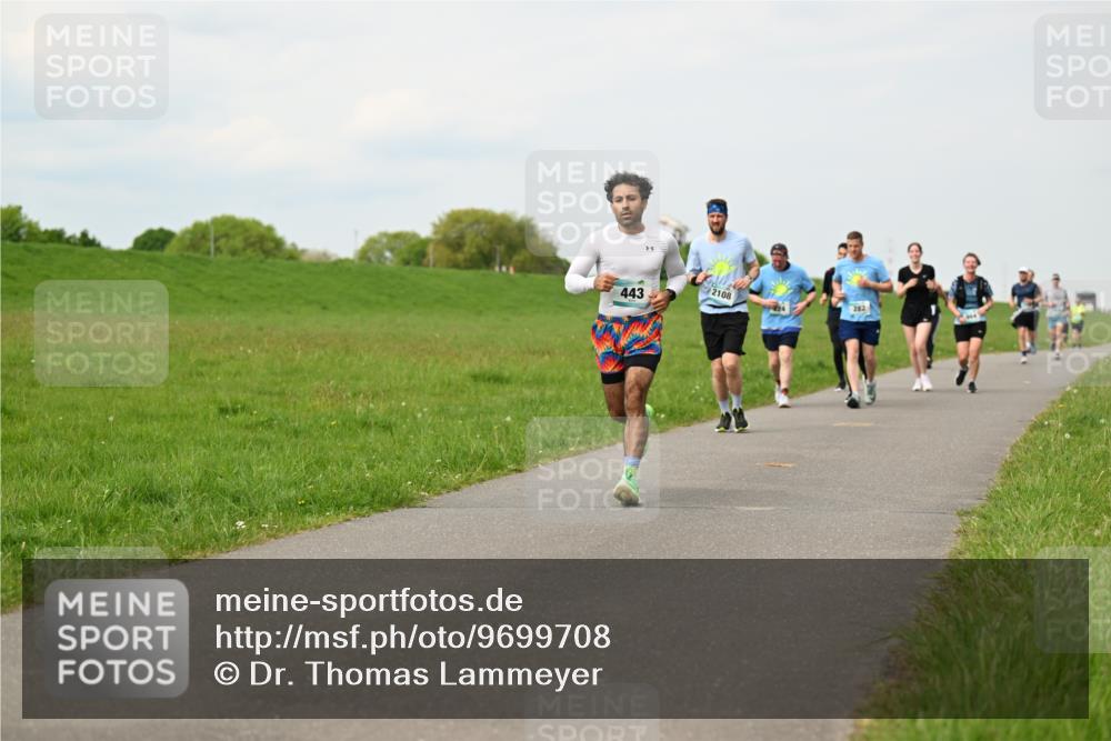 10.05.2026 - 8. Wedeler Halbmarathon Dr. Thomas Lammeyer http://msf.ph/oto/9699708 10.05.2026 11:37:56 Laufen 443, 2108 meine-sportfotos.de