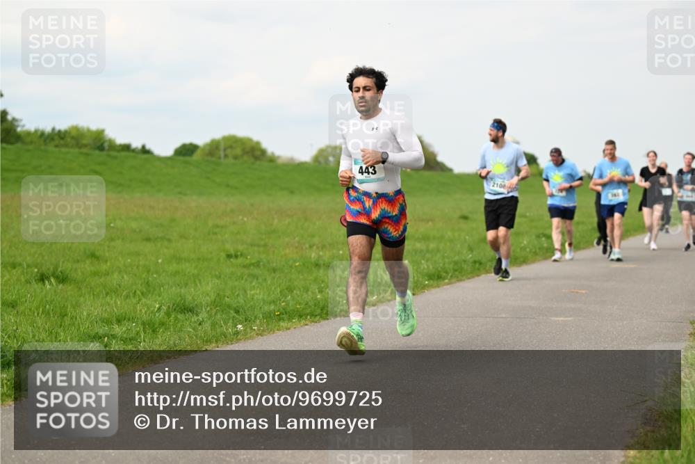 10.05.2026 - 8. Wedeler Halbmarathon Dr. Thomas Lammeyer http://msf.ph/oto/9699725 10.05.2026 11:37:57 Laufen 443, 2108 meine-sportfotos.de
