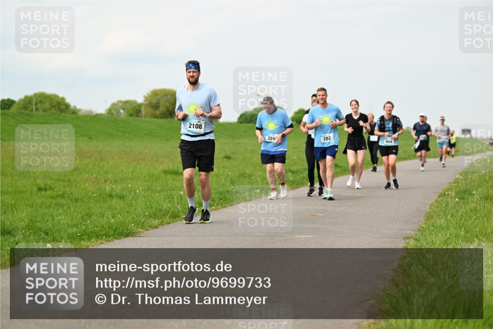 10.05.2026 - 8. Wedeler Halbmarathon Dr. Thomas Lammeyer http://msf.ph/oto/9699733 10.05.2026 11:37:59 Laufen 2108, 224, 282, 664 meine-sportfotos.de