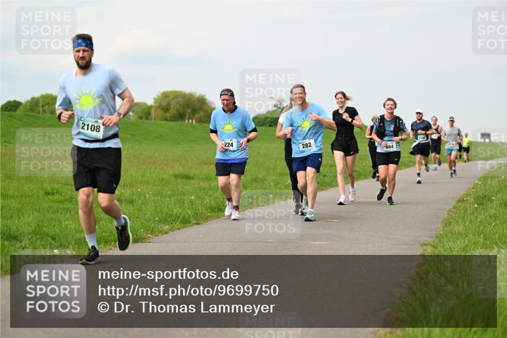 10.05.2026 - 8. Wedeler Halbmarathon Dr. Thomas Lammeyer http://msf.ph/oto/9699750 10.05.2026 11:38:00 Laufen 2108, 224, 282, 664 meine-sportfotos.de