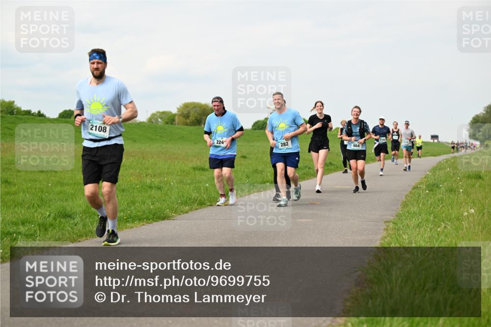 10.05.2026 - 8. Wedeler Halbmarathon Dr. Thomas Lammeyer http://msf.ph/oto/9699755 10.05.2026 11:38:01 Laufen 2108, 224, 2186, 282, 664 meine-sportfotos.de