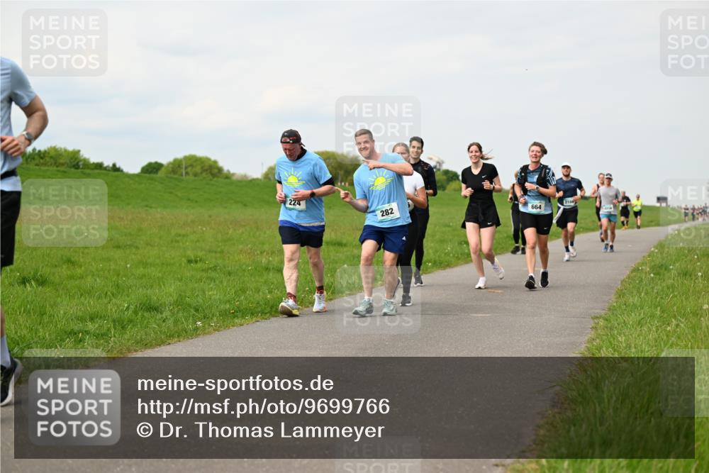 10.05.2026 - 8. Wedeler Halbmarathon Dr. Thomas Lammeyer http://msf.ph/oto/9699766 10.05.2026 11:38:02 Laufen 224 meine-sportfotos.de