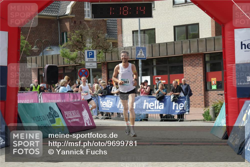 10.05.2026 - 8. Wedeler Halbmarathon Yannick Fuchs http://msf.ph/oto/9699781 10.05.2026 11:18:13 Ziel 802, 2083 meine-sportfotos.de