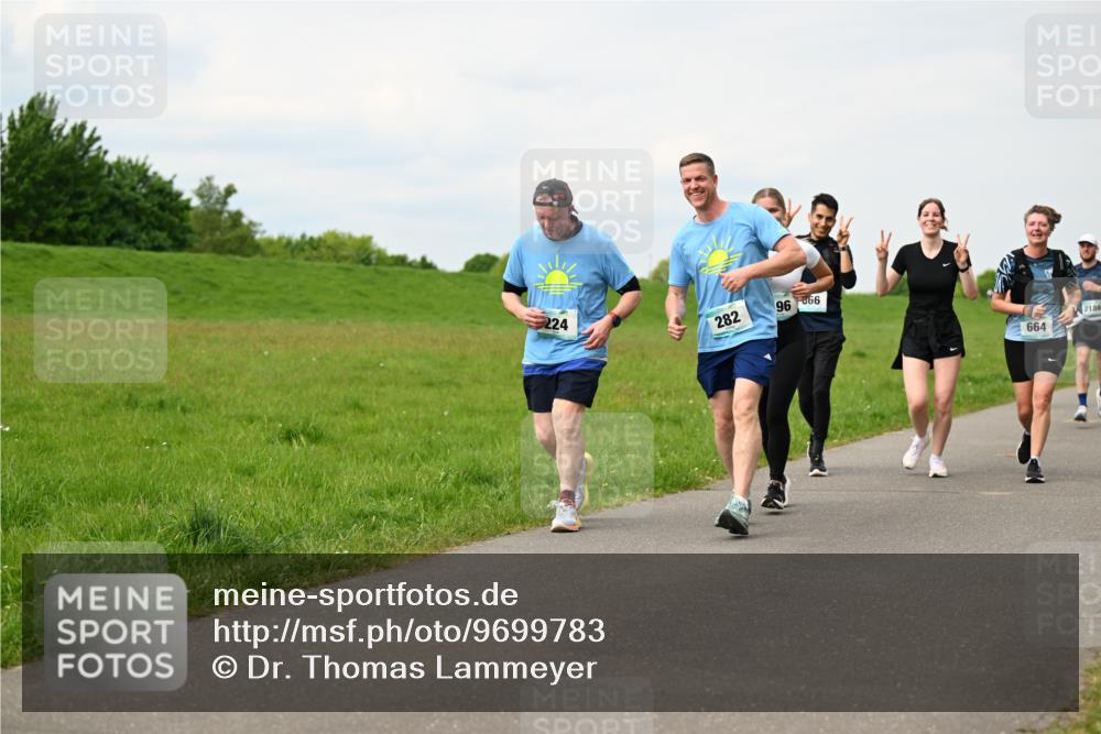 10.05.2026 - 8. Wedeler Halbmarathon Dr. Thomas Lammeyer http://msf.ph/oto/9699783 10.05.2026 11:38:03 Laufen 224, 282, 664, 2186 meine-sportfotos.de