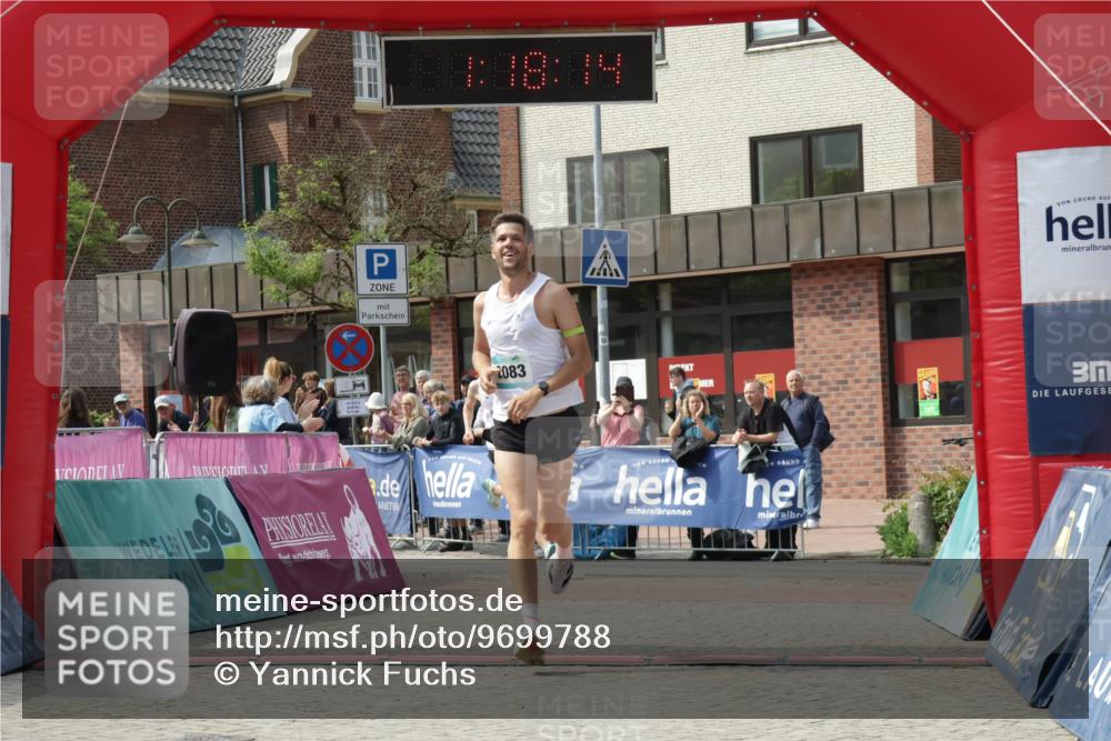 10.05.2026 - 8. Wedeler Halbmarathon Yannick Fuchs http://msf.ph/oto/9699788 10.05.2026 11:18:14 Ziel 802, 2083 meine-sportfotos.de