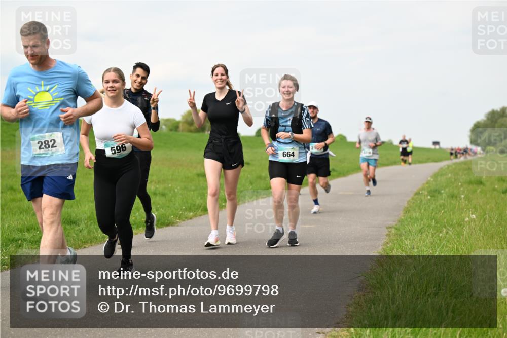 10.05.2026 - 8. Wedeler Halbmarathon Dr. Thomas Lammeyer http://msf.ph/oto/9699798 10.05.2026 11:38:05 Laufen 282, 596, 664 meine-sportfotos.de