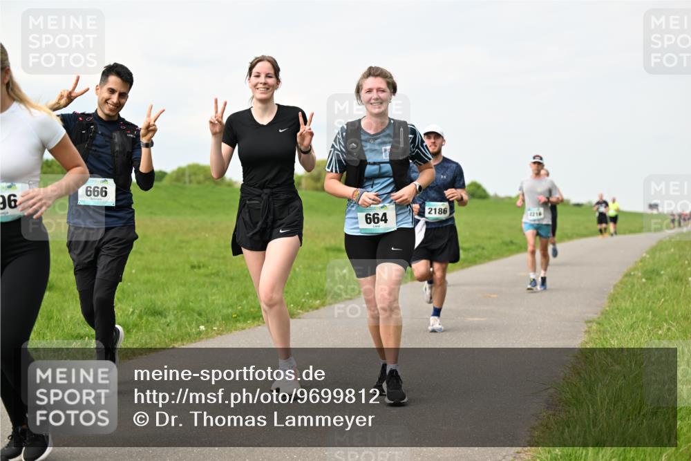 10.05.2026 - 8. Wedeler Halbmarathon Dr. Thomas Lammeyer http://msf.ph/oto/9699812 10.05.2026 11:38:06 Laufen 666, 664, 2186 meine-sportfotos.de