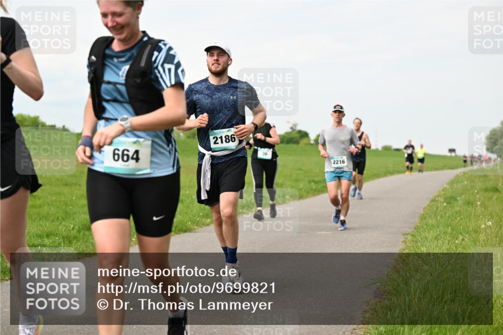 10.05.2026 - 8. Wedeler Halbmarathon Dr. Thomas Lammeyer http://msf.ph/oto/9699821 10.05.2026 11:38:07 Laufen 664, 2186, 2216 meine-sportfotos.de