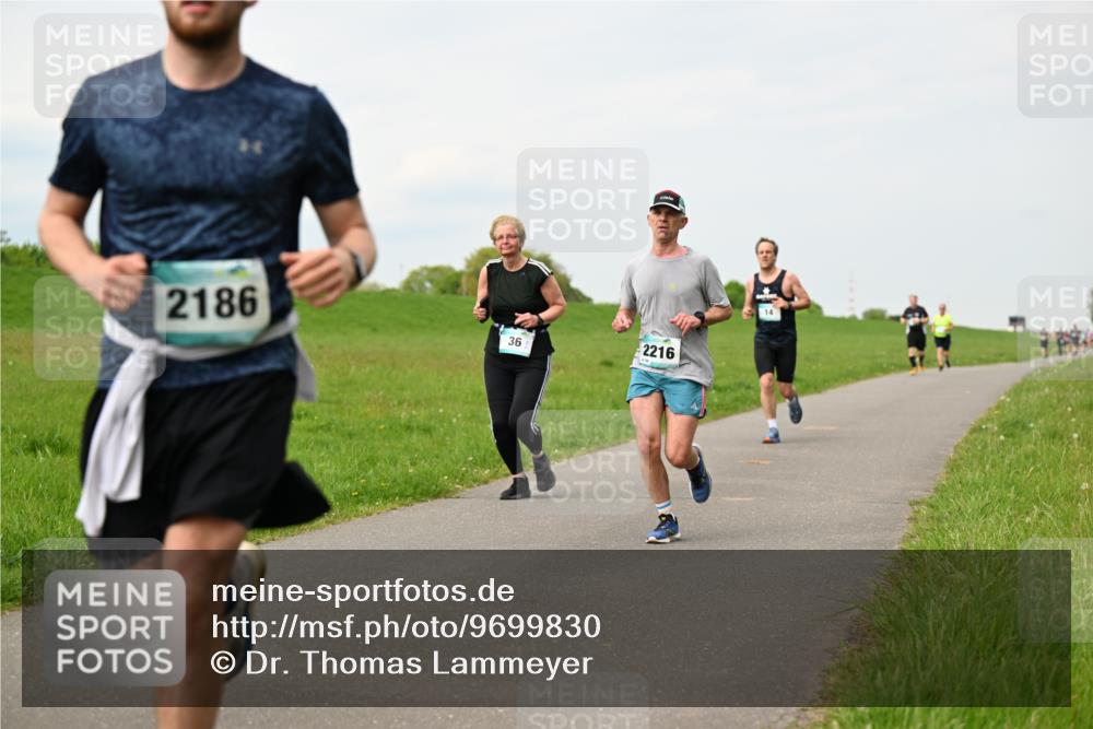 10.05.2026 - 8. Wedeler Halbmarathon Dr. Thomas Lammeyer http://msf.ph/oto/9699830 10.05.2026 11:38:08 Laufen 2186, 2216 meine-sportfotos.de
