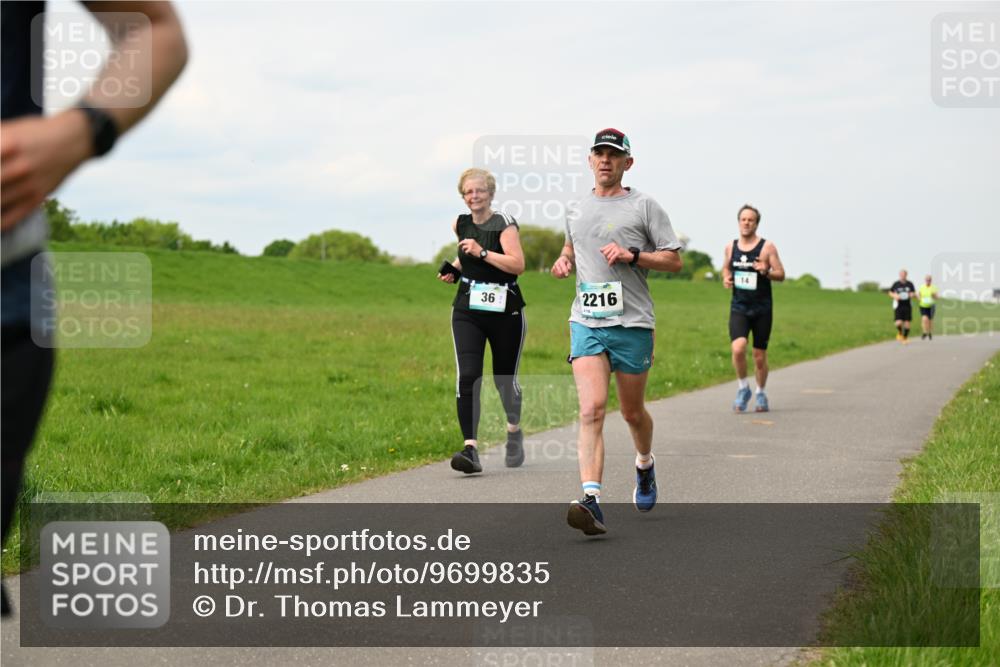 10.05.2026 - 8. Wedeler Halbmarathon Dr. Thomas Lammeyer http://msf.ph/oto/9699835 10.05.2026 11:38:09 Laufen 2216 meine-sportfotos.de