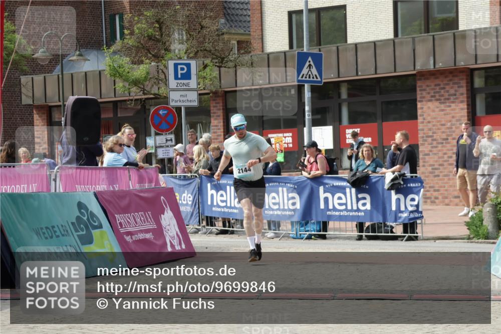 10.05.2026 - 8. Wedeler Halbmarathon Yannick Fuchs http://msf.ph/oto/9699846 10.05.2026 11:18:45 Ziel 2144 meine-sportfotos.de