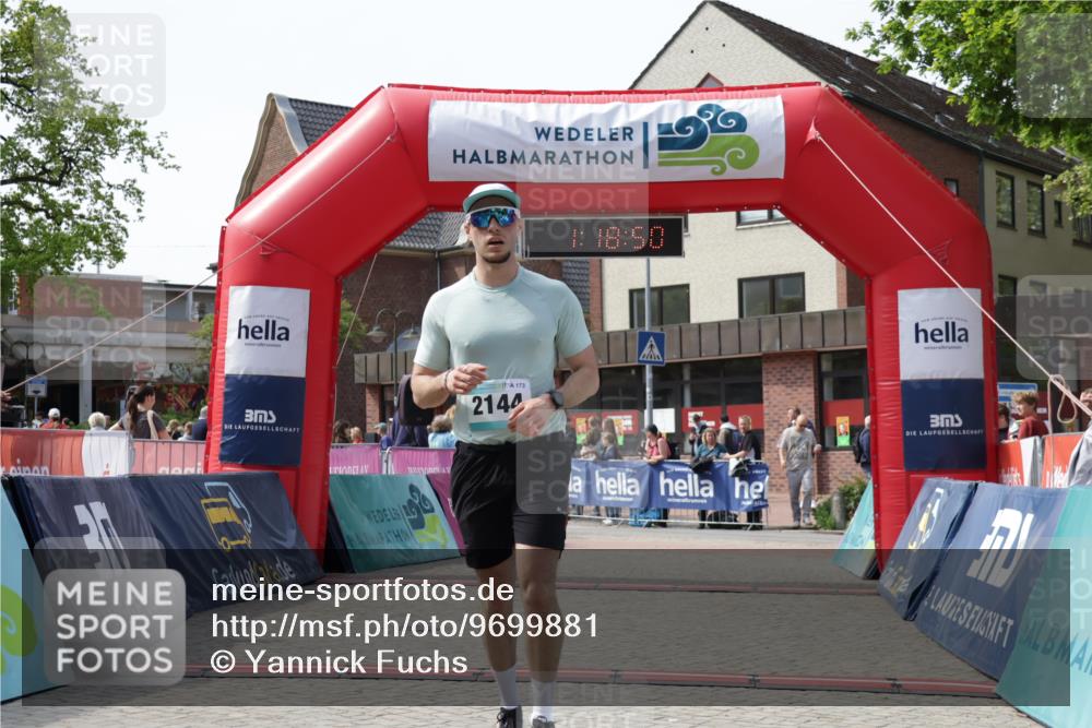10.05.2026 - 8. Wedeler Halbmarathon Yannick Fuchs http://msf.ph/oto/9699881 10.05.2026 11:18:49 Ziel 2144 meine-sportfotos.de