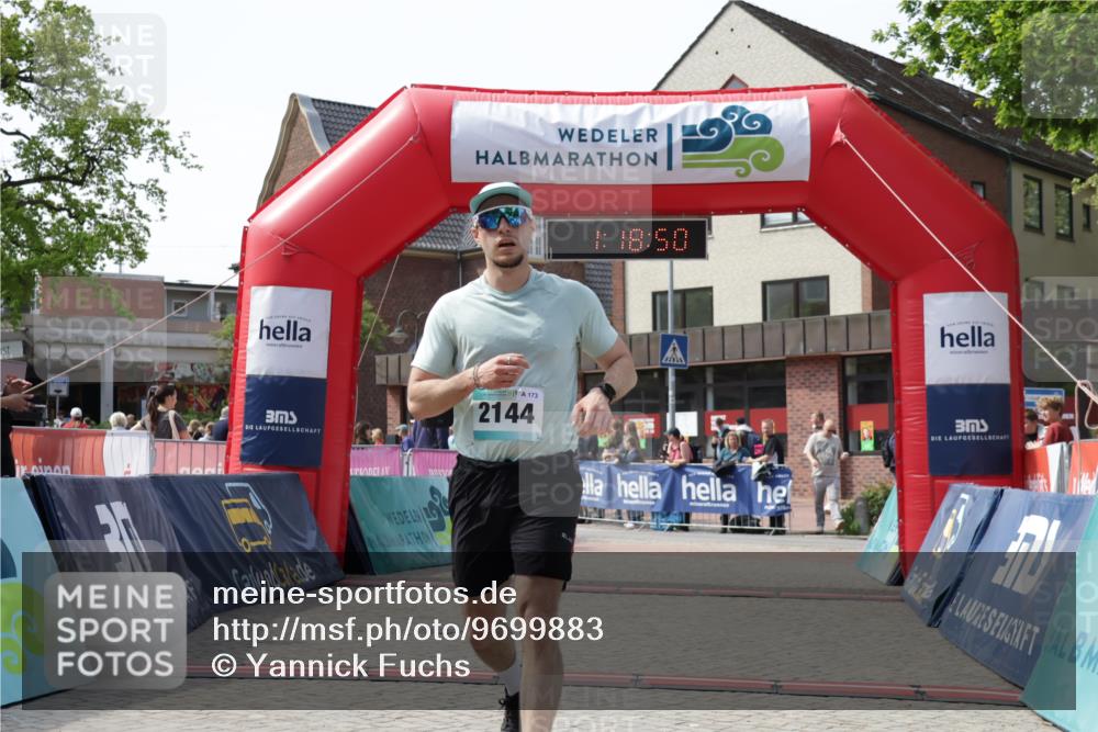 10.05.2026 - 8. Wedeler Halbmarathon Yannick Fuchs http://msf.ph/oto/9699883 10.05.2026 11:18:49 Ziel 2144 meine-sportfotos.de