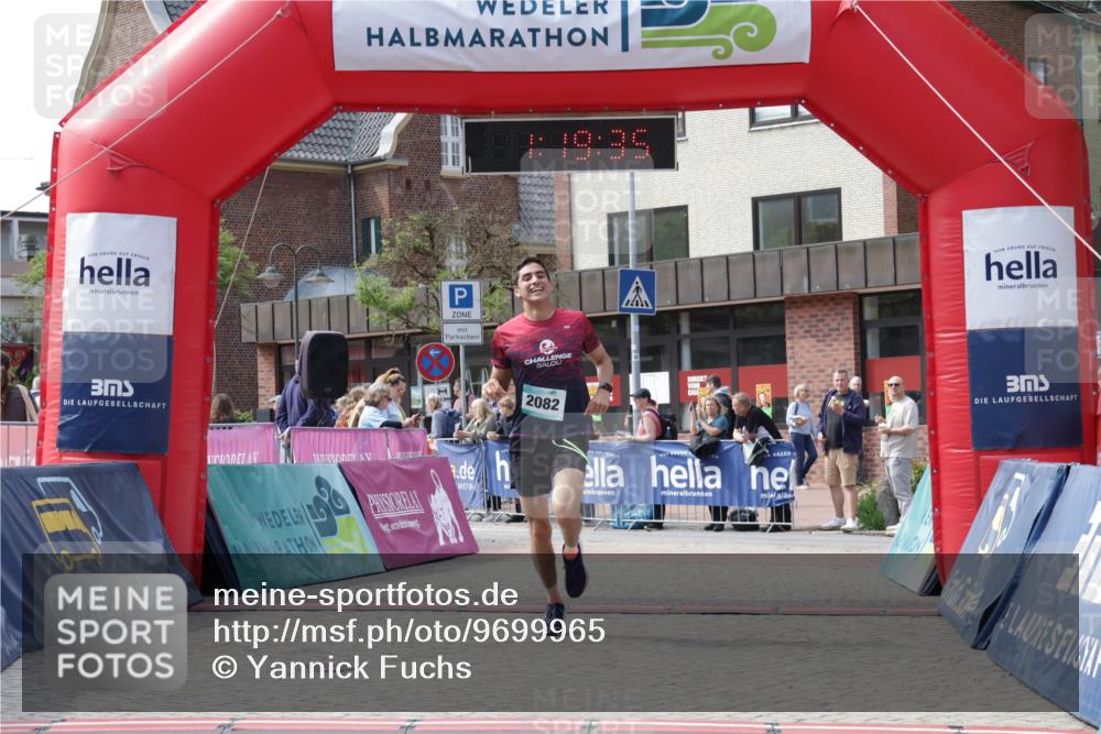 10.05.2026 - 8. Wedeler Halbmarathon Yannick Fuchs http://msf.ph/oto/9699965 10.05.2026 11:19:35 Ziel 2082 meine-sportfotos.de